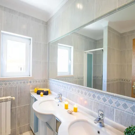 Villa In Albufeira Near Santa Eulalia Beach Vila