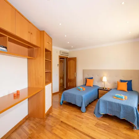 Villa In Albufeira Near Santa Eulalia Beach Vila *