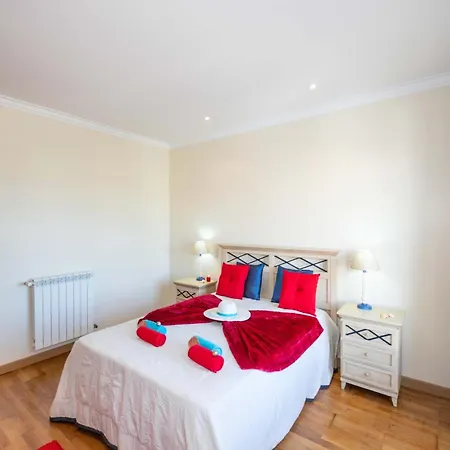 Villa In Albufeira Near Santa Eulalia Beach *