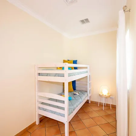 Villa In Albufeira Near Santa Eulalia Beach *