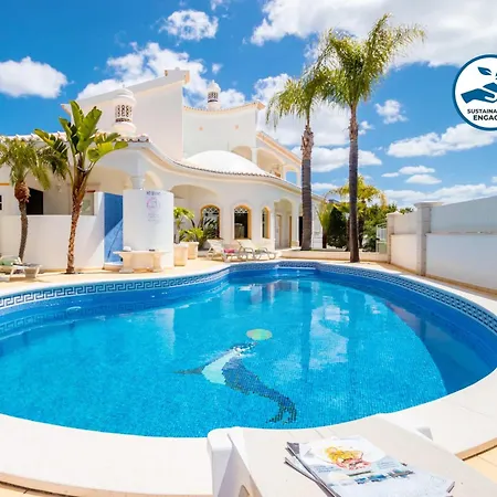 Magnificant Heated Swimming Pool, Free Wifi *
