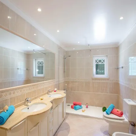 Magnificant Heated Swimming Pool, Free Wifi Villa Albufeira