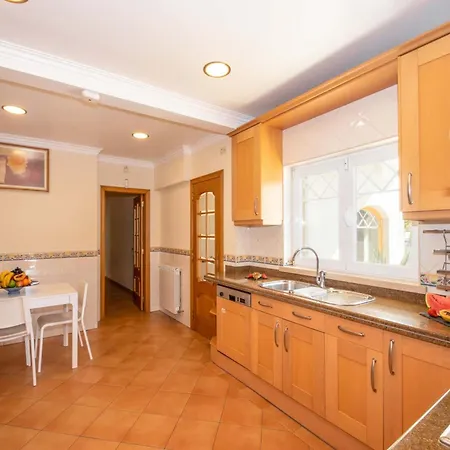 Villa In Albufeira Near Santa Eulalia Beach * Albufeira