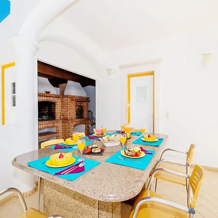 Villa In Albufeira Near Santa Eulalia Beach